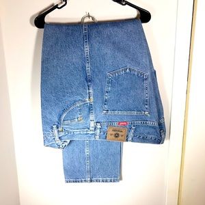 Wrangler men’s classic regular Fit 9650 1DS jeans size 42x30 Preowned.